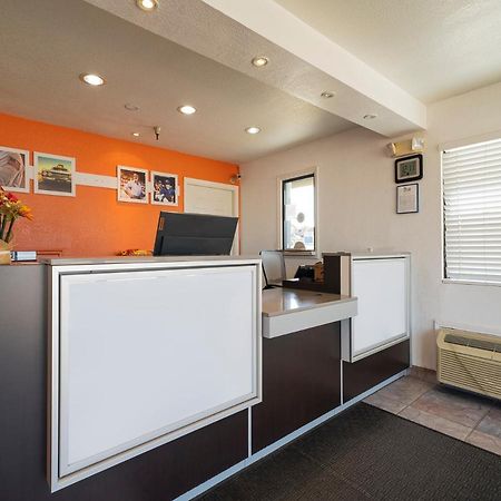 Americas Best Value Inn & Suites 亨博尔 外观 照片