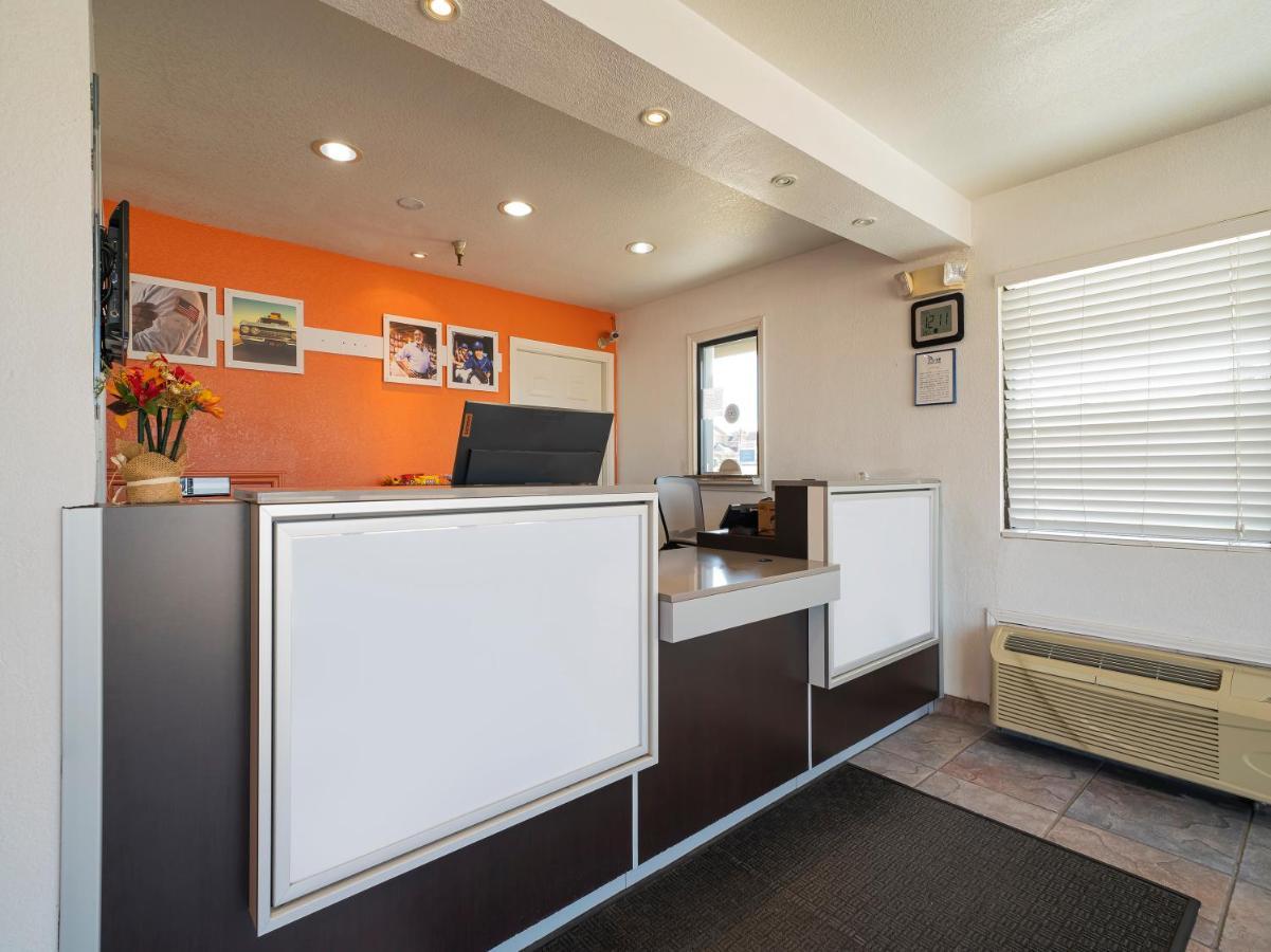 Americas Best Value Inn & Suites 亨博尔 外观 照片